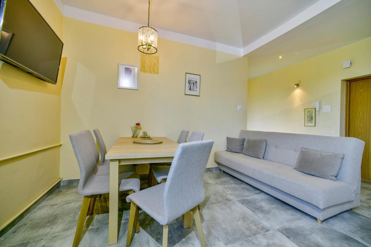 Apartament U Ewy W Kolobrzegu Podczele - 2 Sypialnie 50M2, Wifi I Darmowy Parking! Exterior foto